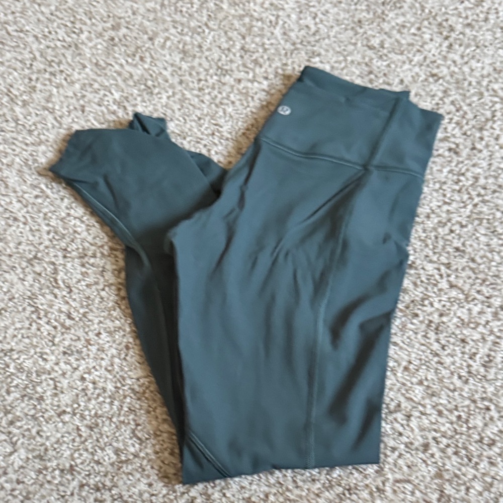 Lululemon green pleated 7/8 leggings